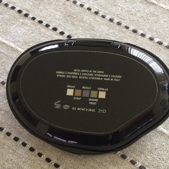 BYREDO METAL BOOTS IN THE SNOW EYESHADOW PALETTE - Picture 4 of 4